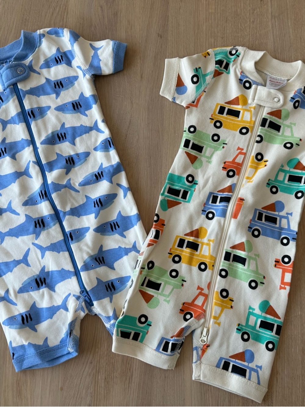 NWOT Hanna Andersson Short-Sleeve 2-Way Zipper Onesies